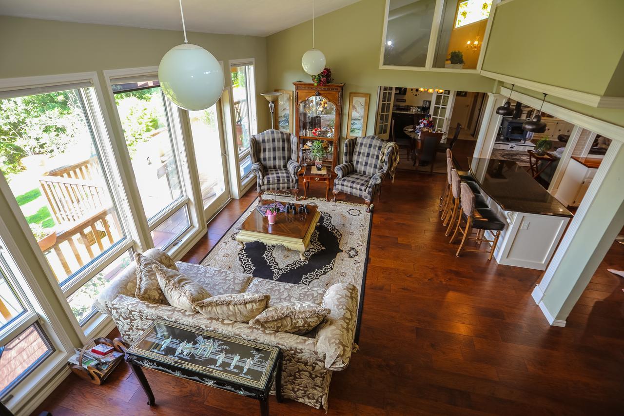The Lodge At Beaver Lake Bed And Breakfast Роджерс Екстер'єр фото
